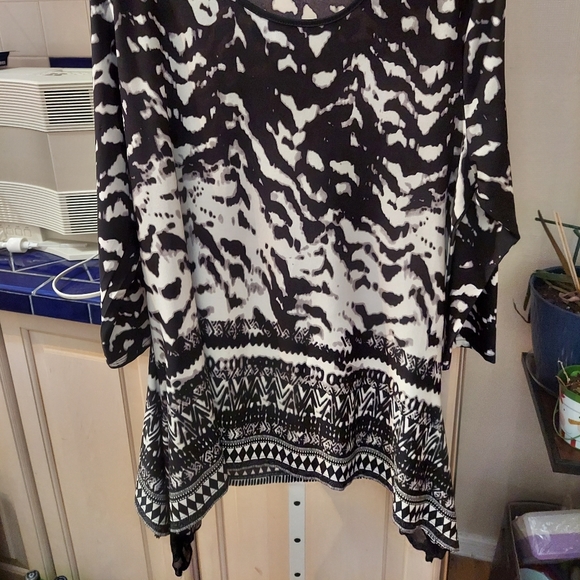 Top - Picture 2 of 4